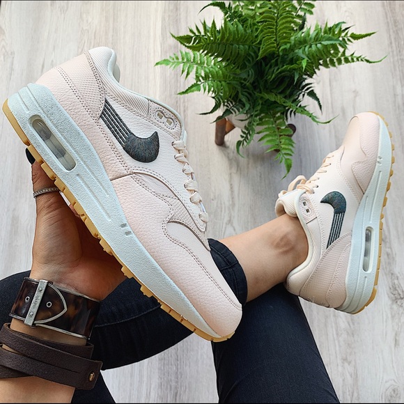 Nike Shoes - Nike air max 1 prm sneakers